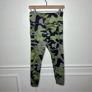 ZYIA Light N Tight Camo Legging Womens 6-8 Medium